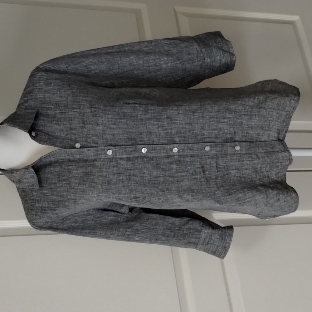 Paperwhite women's size 10 gray Buttondown 3/4 sleeve collared blouse